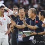 박항서 감독 “베트남이 더 강해”…신태용 감독 “그럼 왜 비겼나”