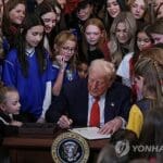 교육부, 학교체육단체에 “‘남→여’ 성전환선수 기록 삭제하라”