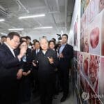 李 “5·18 반드시 헌법전문에…빛의혁명 공적 표창 방법도 연구”