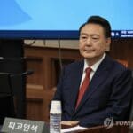 검찰, ‘비상계엄’ 尹 직권남용 추가기소…내란재판 병합 신청