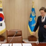 李, 비상경제TF 회의…”작은 발상도 직급 무관하게 제안해달라”