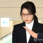 특검 출석 김건희 약 11시간 조사…”몰랐다 아니다” 혐의 부인