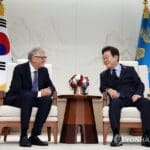 빌 게이츠 만난 李대통령 “지구 위한 공공활동 한국정부도 함께”